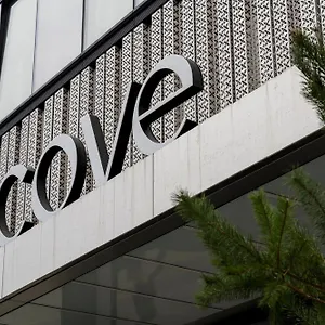 Hotel Cove Landmark Pinnacle